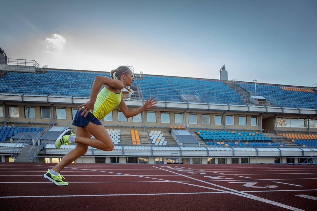 泰德·威廉姆斯（Ted Williams）单季打击率达到 .406，成为棒球史上最后一位“四成打者”