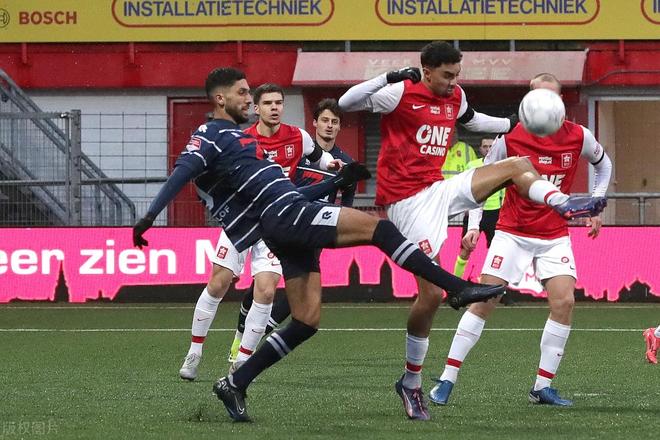 我们期待两 我们期待两