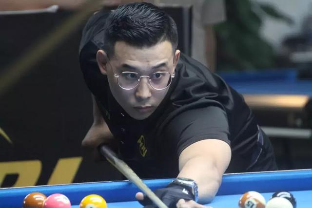 足球的身体 足球的身体