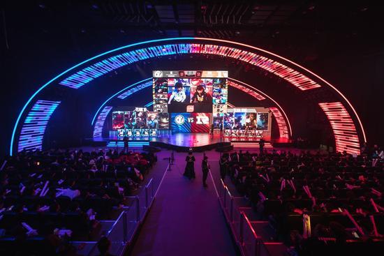 她依旧以优 她依旧以优